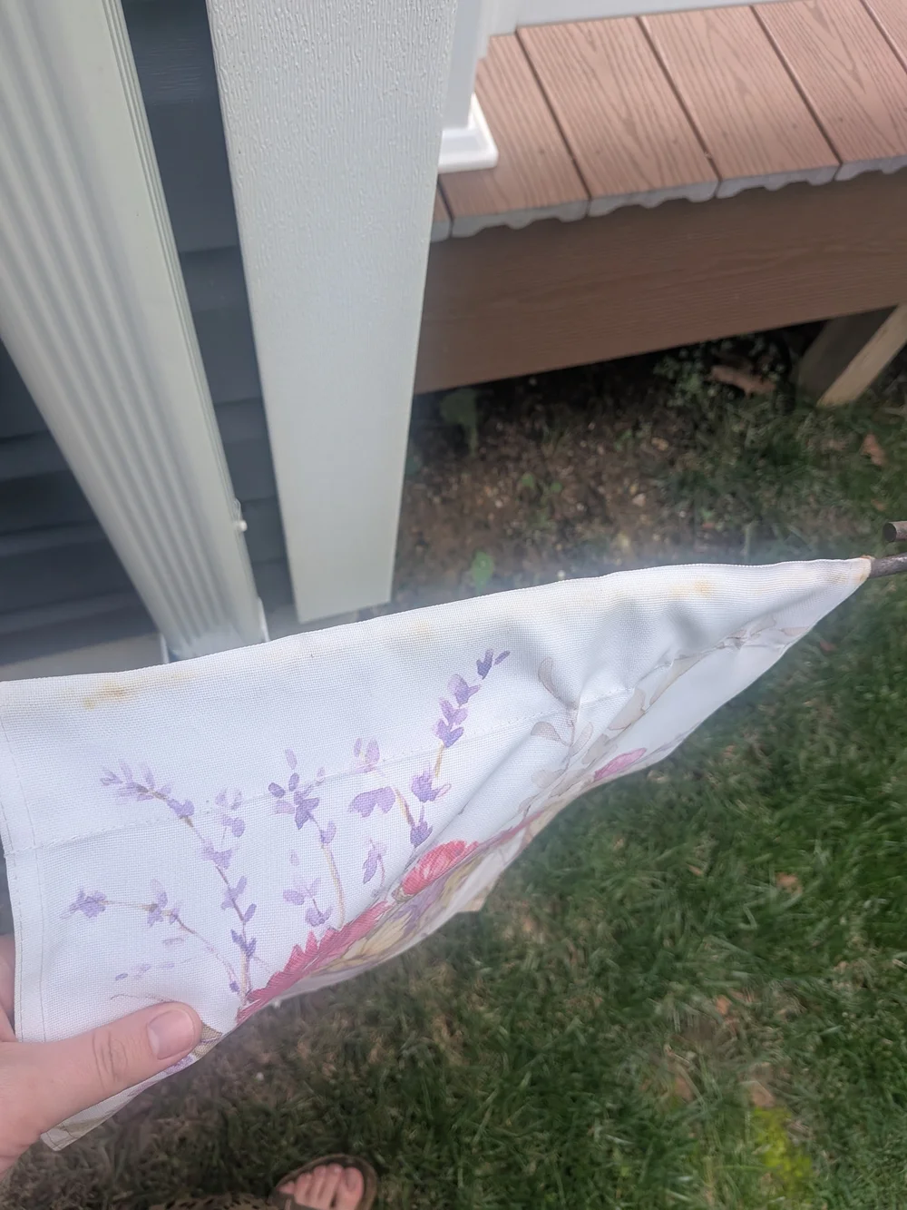 Home Floral Garden Flag - White with Multicolor Bouquet